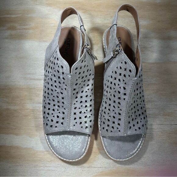 Eurosoft by Sofft Gray Sandals Women’s Size 10 - Picture 2 of 9